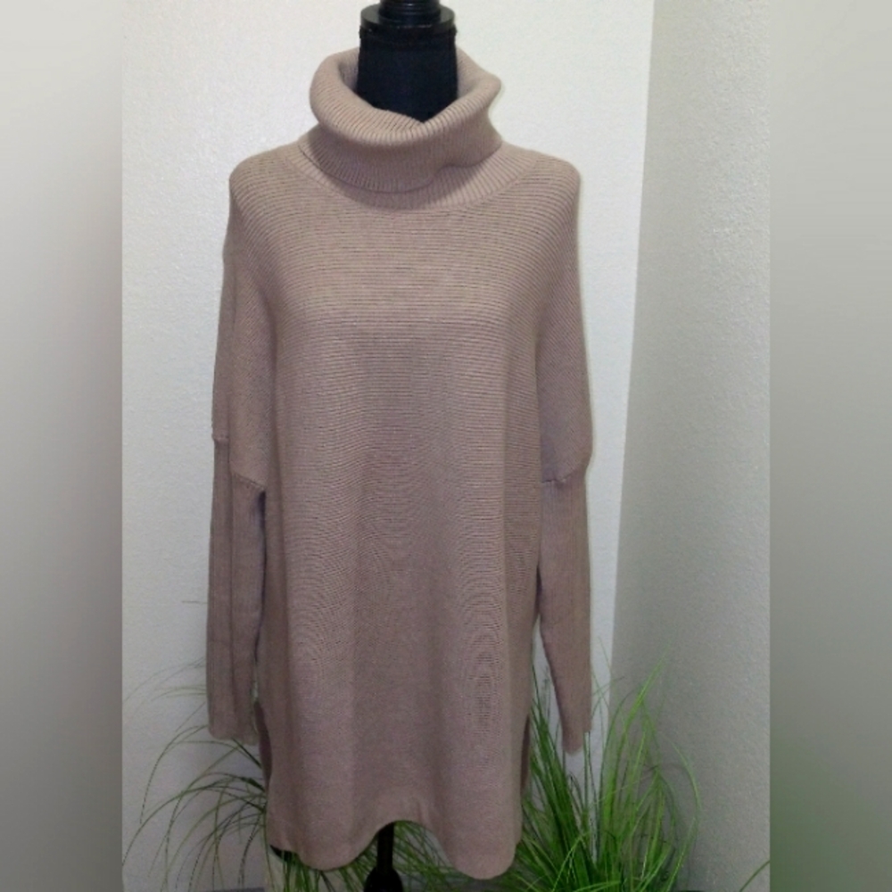 Women's Tan Turtleneck Long Sleeve Sweater- Size L